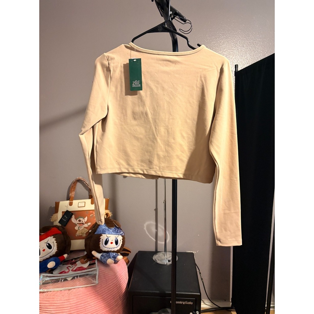 Wild Fable Tan Long Sleeve Cropped Button Up Shirt Sz M - Picture 2 of 3